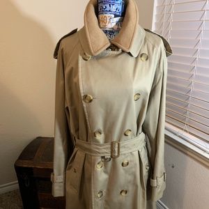 Burberry Trench Coat w/Detachable Wool Collar-S40R